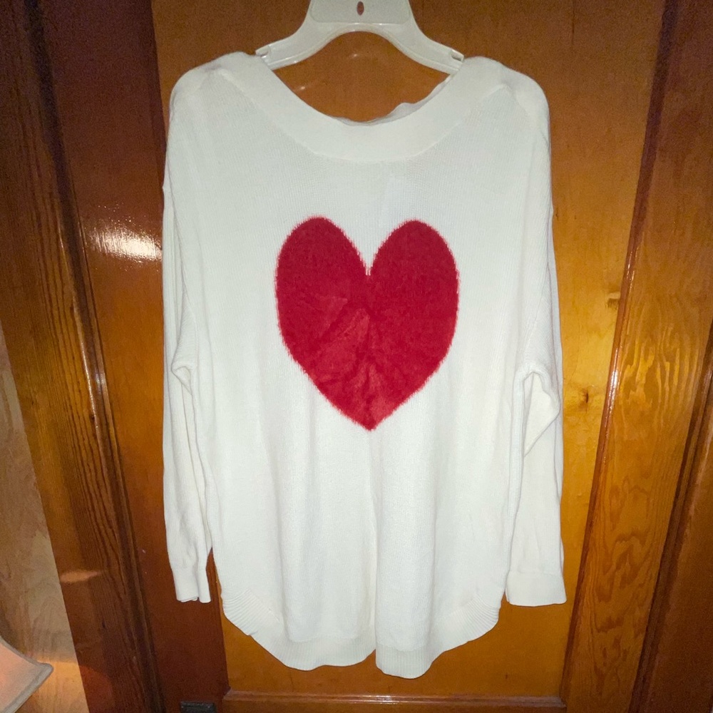 Cozy🥰 Oversized Knitted Sweater W/ Fuzzy Intarsia Heart♥️ - Picture 4 of 8